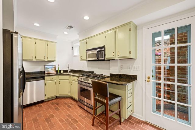 411 FRANKLIN ST, Alexandria, VA 22314