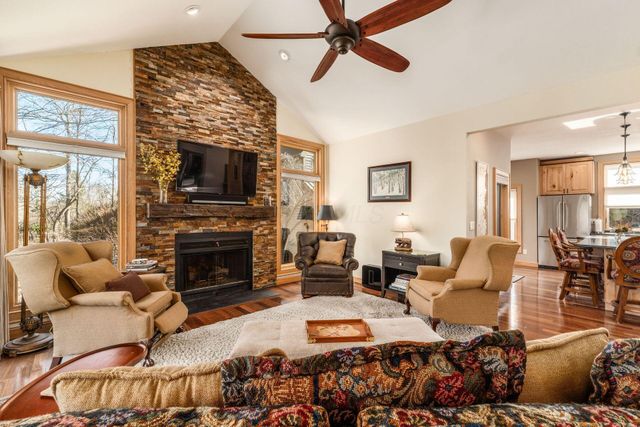 5600 Caplestone Lane, Dublin, OH 43017