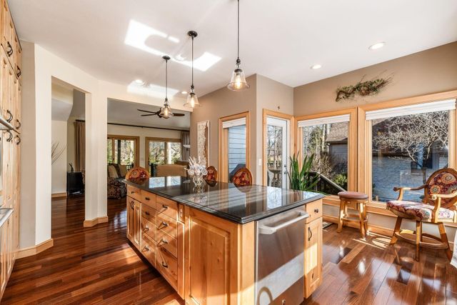 5600 Caplestone Lane, Dublin, OH 43017