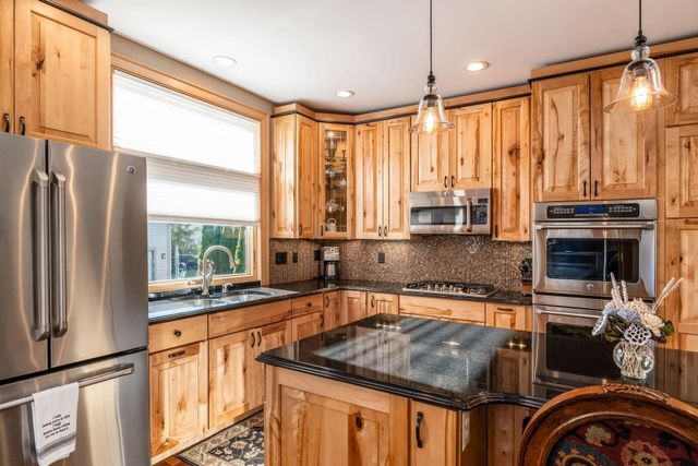 5600 Caplestone Lane, Dublin, OH 43017