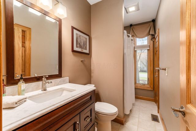 5600 Caplestone Lane, Dublin, OH 43017