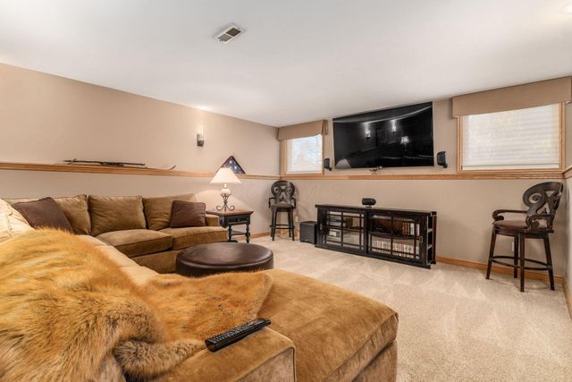 5600 Caplestone Lane, Dublin, OH 43017