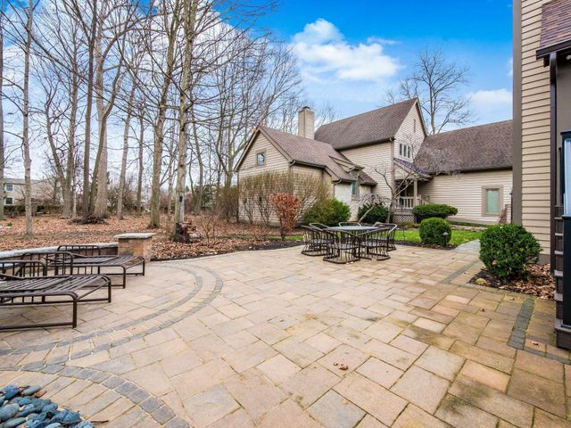 5600 Caplestone Lane, Dublin, OH 43017