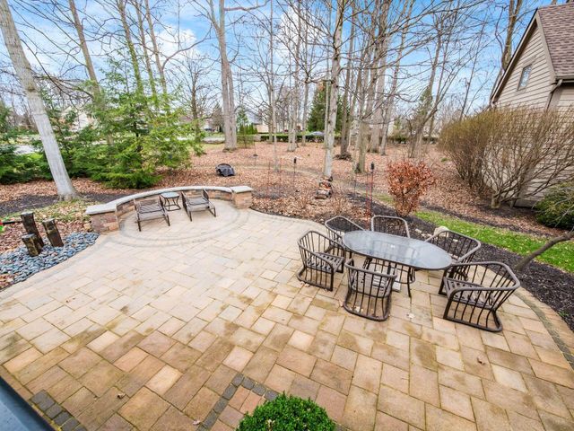 5600 Caplestone Lane, Dublin, OH 43017