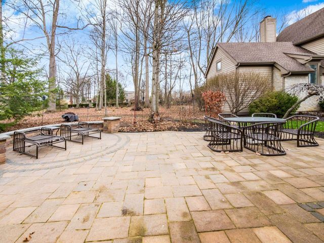 5600 Caplestone Lane, Dublin, OH 43017