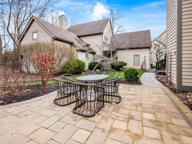 5600 Caplestone Lane, Dublin, OH 43017