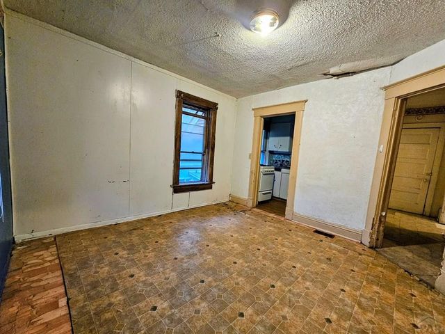 907 W 13th St, Pueblo, CO 81003