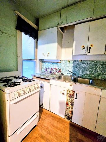 907 W 13th St, Pueblo, CO 81003