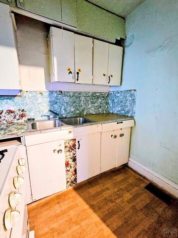907 W 13th St, Pueblo, CO 81003