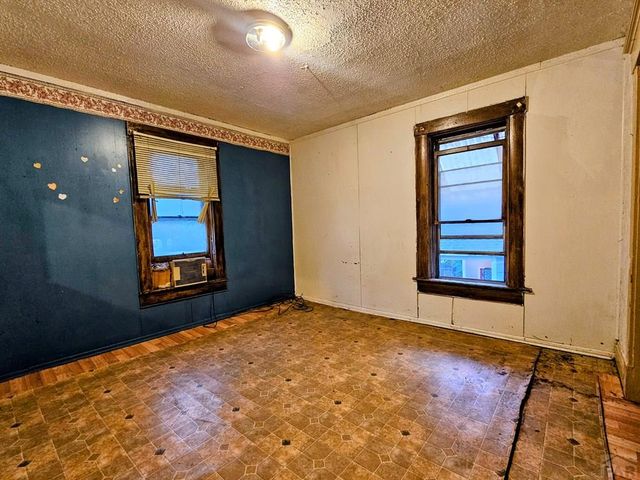 907 W 13th St, Pueblo, CO 81003