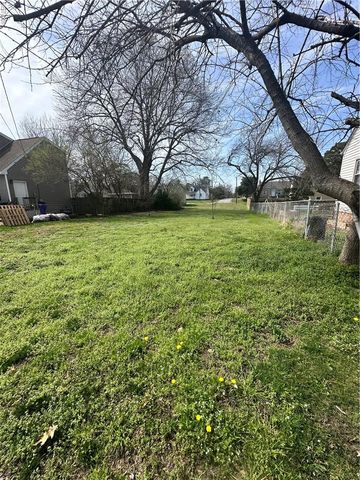 3735 Lenoir CIR, Norfolk, VA 23513