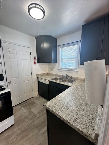 3735 Lenoir CIR, Norfolk, VA 23513