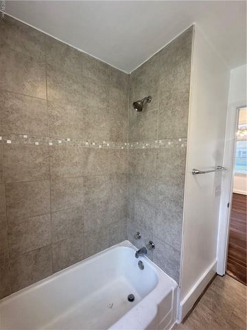 3735 Lenoir CIR, Norfolk, VA 23513