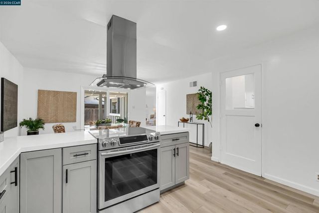 3573 Falcon Drive, Concord, CA 94520