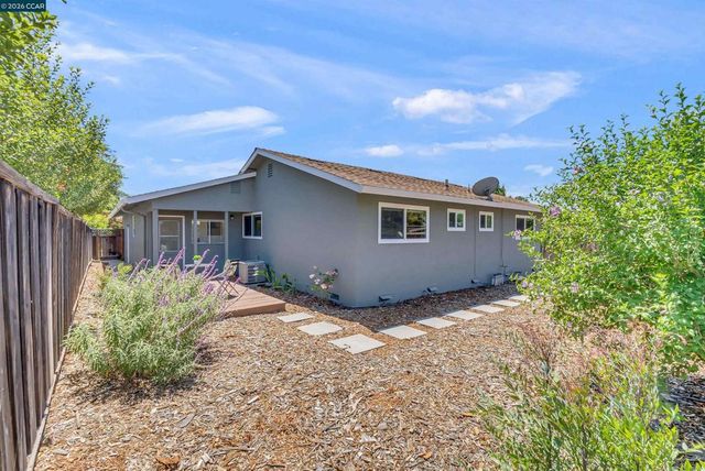3573 Falcon Drive, Concord, CA 94520