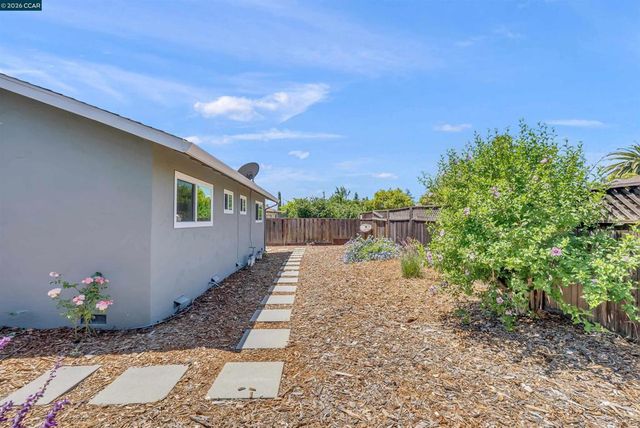 3573 Falcon Drive, Concord, CA 94520
