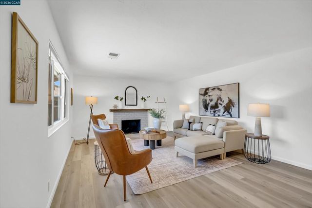 3573 Falcon Drive, Concord, CA 94520
