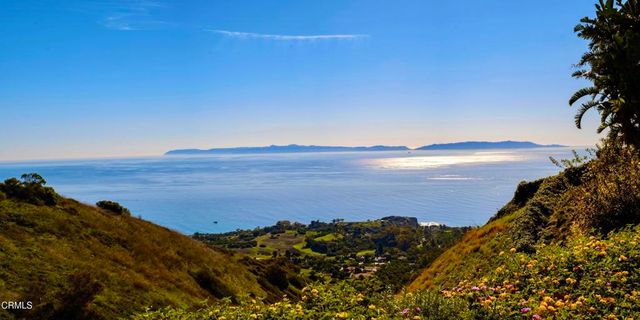8 Burrell Lane, Rancho Palos Verdes, CA 90275