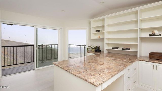 8 Burrell Lane, Rancho Palos Verdes, CA 90275