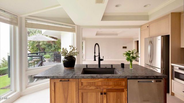 8 Burrell Lane, Rancho Palos Verdes, CA 90275
