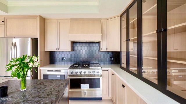 8 Burrell Lane, Rancho Palos Verdes, CA 90275