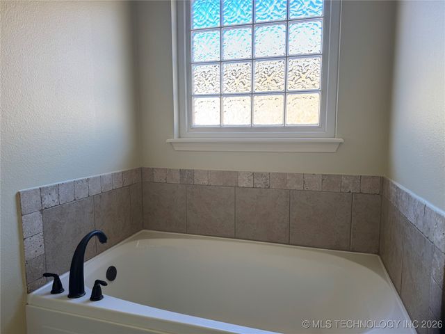 12693 S 85th East Place E, Bixby, OK 74008