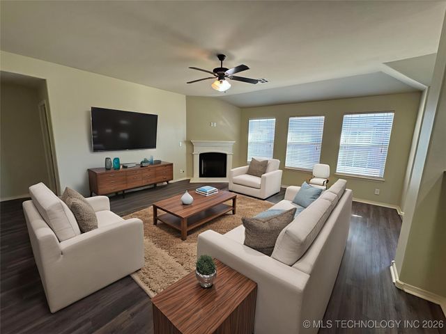 12693 S 85th East Place E, Bixby, OK 74008