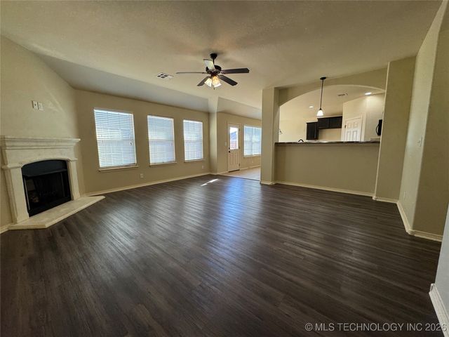 12693 S 85th East Place E, Bixby, OK 74008