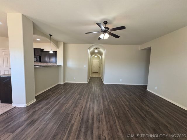 12693 S 85th East Place E, Bixby, OK 74008