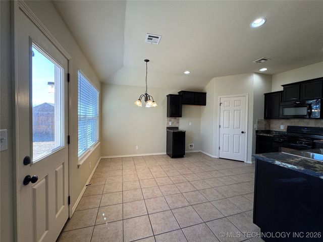 12693 S 85th East Place E, Bixby, OK 74008