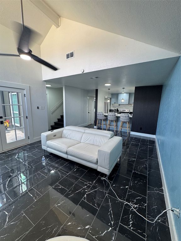 4629 Country Creek Drive 1062, Dallas, TX 75236 — exterior