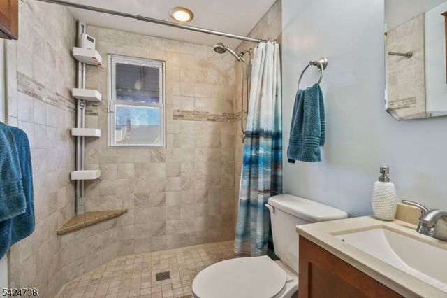 63 Coldevin Rd, Clark Twp., NJ 07066