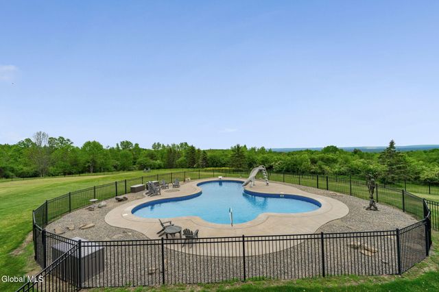 2676 Currybush Road, Rotterdam, NY 12306