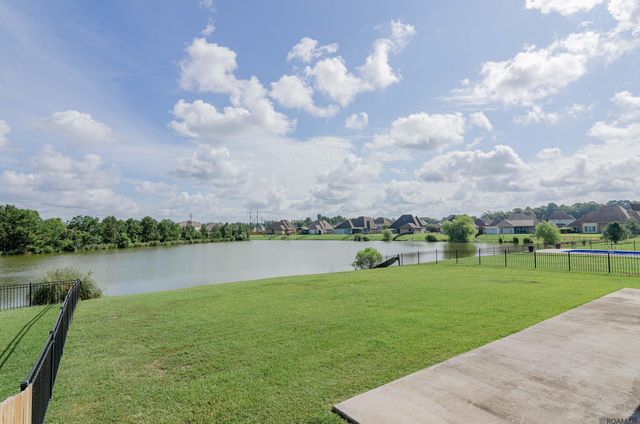 8669 Sandpiper, Denham Springs, LA 70706