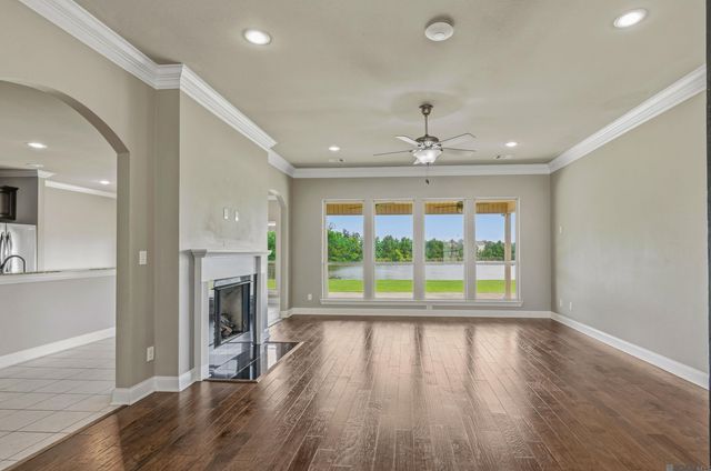 8669 Sandpiper, Denham Springs, LA 70706
