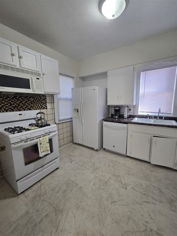 900 Watkins Street, Grand Rapids, MI 49507