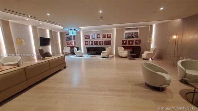 1000 Brickell Plaza 3501, Miami, FL 33131