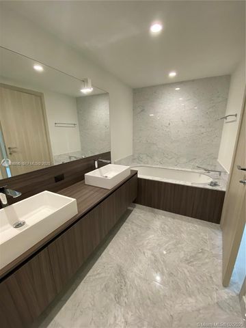 1000 Brickell Plaza 3501, Miami, FL 33131