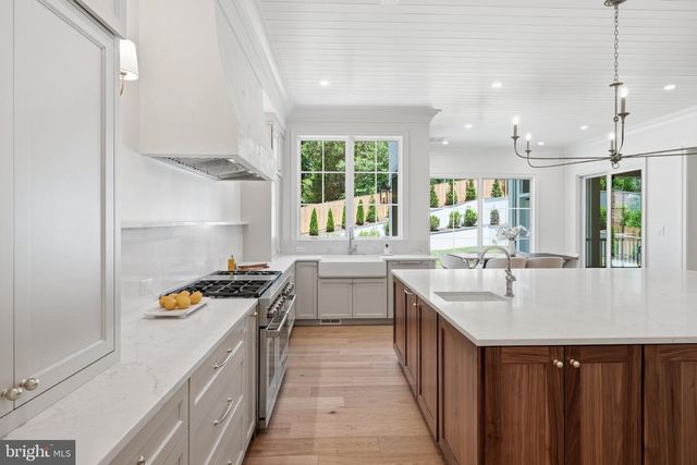 6008 OAKDALE RD, Mclean, VA 22101