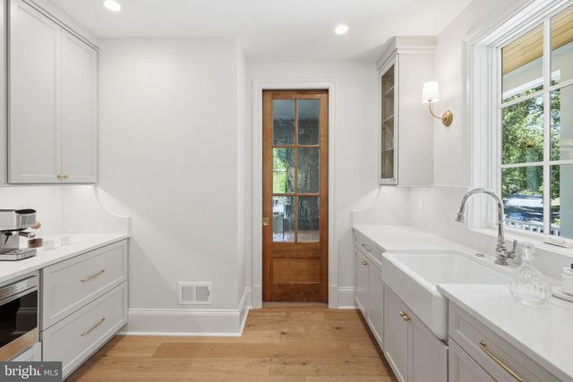 6008 OAKDALE RD, Mclean, VA 22101