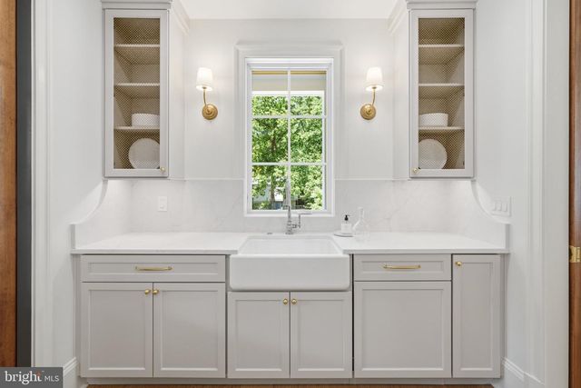 6008 OAKDALE RD, Mclean, VA 22101