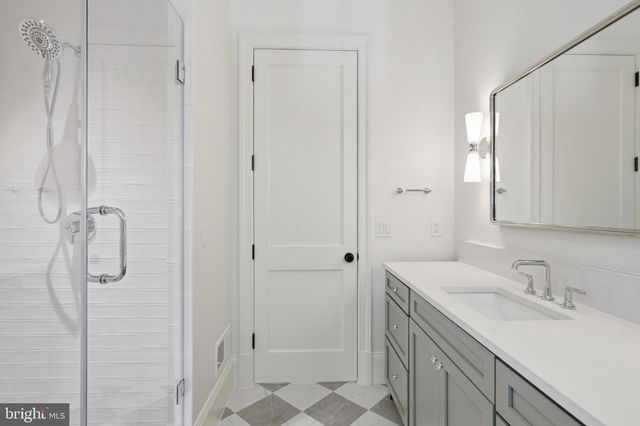 6008 OAKDALE RD, Mclean, VA 22101