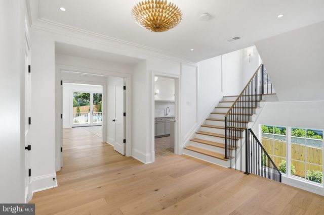 6008 OAKDALE RD, Mclean, VA 22101