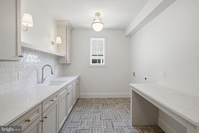 6008 OAKDALE RD, Mclean, VA 22101