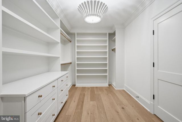 6008 OAKDALE RD, Mclean, VA 22101