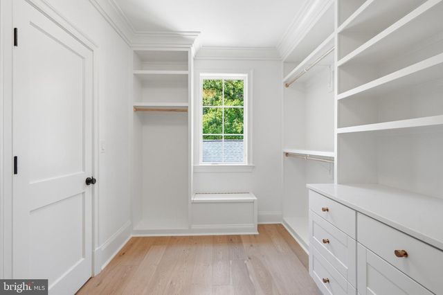 6008 OAKDALE RD, Mclean, VA 22101