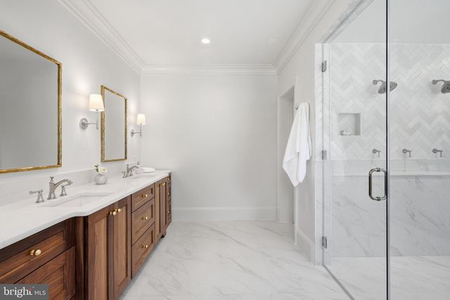 6008 OAKDALE RD, Mclean, VA 22101