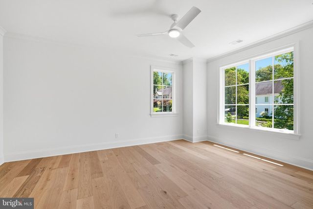 6008 OAKDALE RD, Mclean, VA 22101