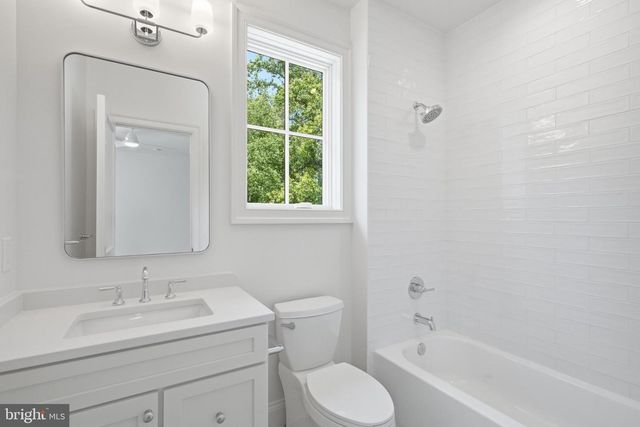 6008 OAKDALE RD, Mclean, VA 22101