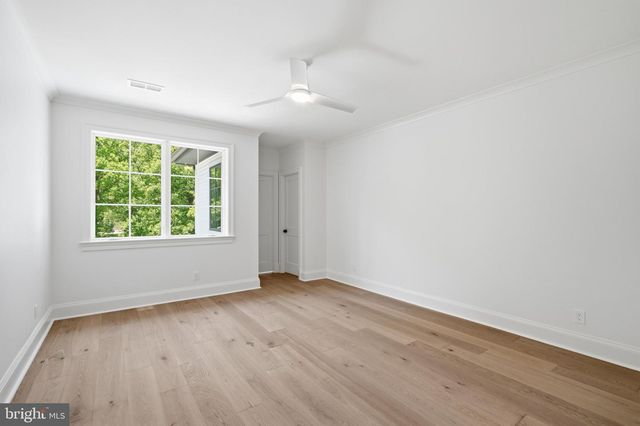 6008 OAKDALE RD, Mclean, VA 22101